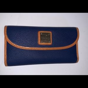 D & B Pebble Grain Continental Clutch